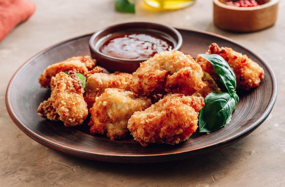 Plus saines et tout aussi croustillantes : ces "wings" de chou-fleur vont devenir les stars de vos apéros d'été