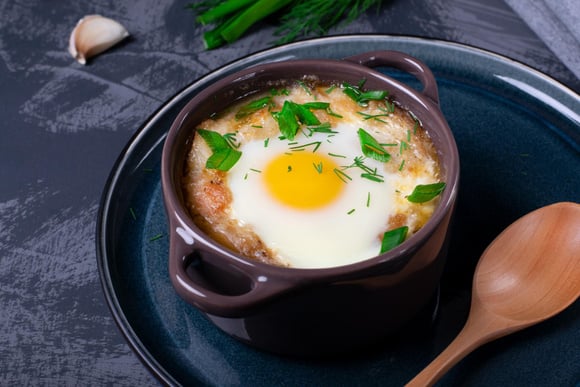 Œuf cocotte coquillette : la recette réconfortante qu’il vous faut pour la rentrée