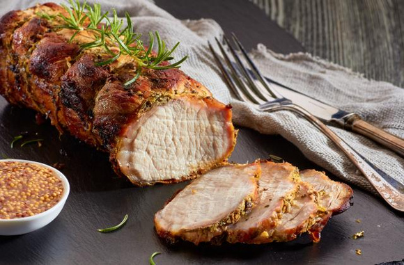 Filet mignon en croûte d'herbes. Adobestock