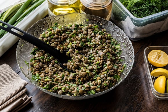 Salade de lentilles. Adobestock