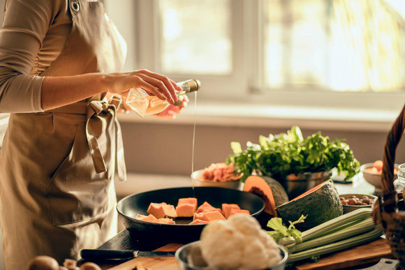 Voici la liste des huiles à ne jamais utiliser en cuisson !