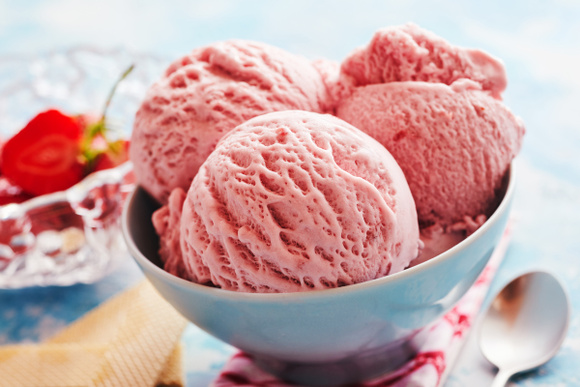 Pas de sorbetière : la méthode infaillible pour faire des glaces maison avec 3 ingrédients