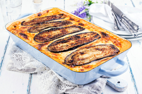 Moussaka maison : notre chef partage ses astuces pour réussir ce plat grec idéal pour l’été !