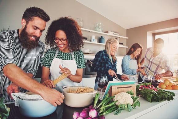 Cuisinez pour gagner en confiance en vous en cuisine. Adobestock