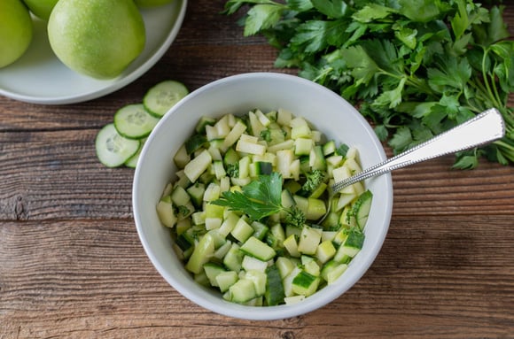 Nos 10 meilleures recettes de salades rafraîchissantes à faire avec du concombre