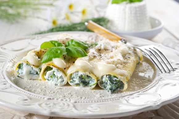 Cannelloni ricotta épinards. Adobestock