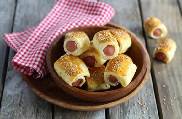 Feuilletés aux saucisses - Silvia Santucci