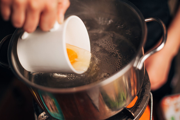 Réussir la cuisson de l'oeuf poché. Adobestock