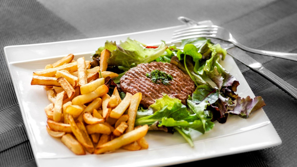 Cette célèbre chaîne de restaurants offre un repas gratuit à tous les lycéens qui ont raté le bac