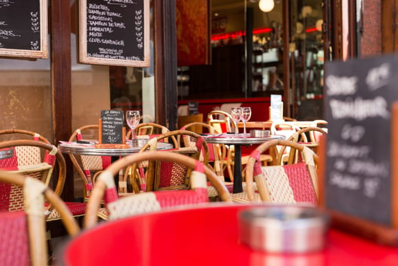 Les cafés Parisiens de plus en plus boudés par la clientèle