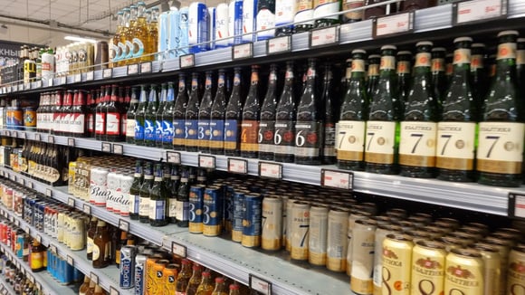 Pourquoi on trouve des points colorés sous certaines canettes de bière