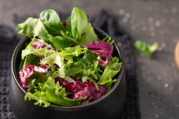 J’ai glissé cette préparation secrète encore tiède sur ma salade : le contraste a volé la vedette au plat principal
