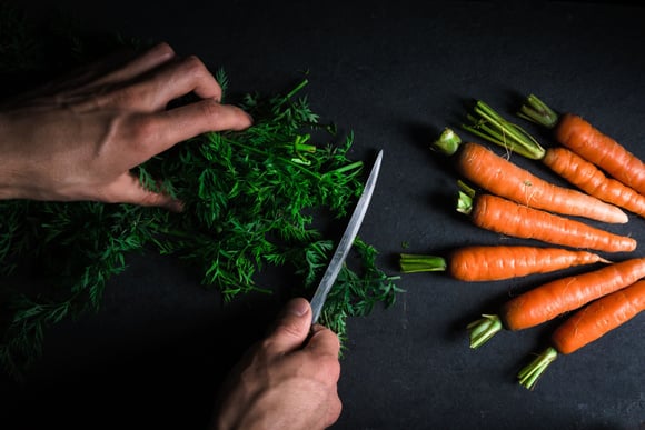 5 recettes aux fanes de carottes