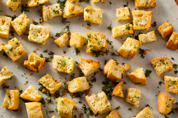 Faire des bons croûtons maison en 5 leçons