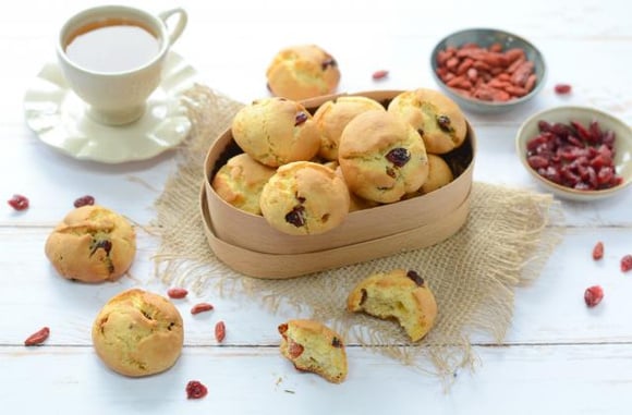 Sablés aux baies de goji et miel. Nadia Paprikas 