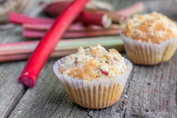 Muffin rhubarbe et chocolat blanc Adobe Stock
 