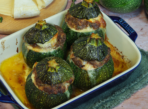 Une farce bien moelleuse et une chair fondante, voici notre meilleure recette pour réussir les courgettes farcies