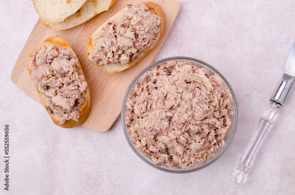 Comment transformer une boîte de sardines en un délicieux plat ?