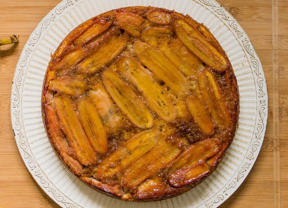 “Il est juste caramélisé comme il faut” : Cyril Lignac livre sa recette de banana bread gourmand amélioré