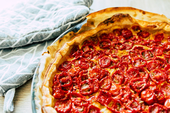 Tarte tomate et moutarde Adobe stock