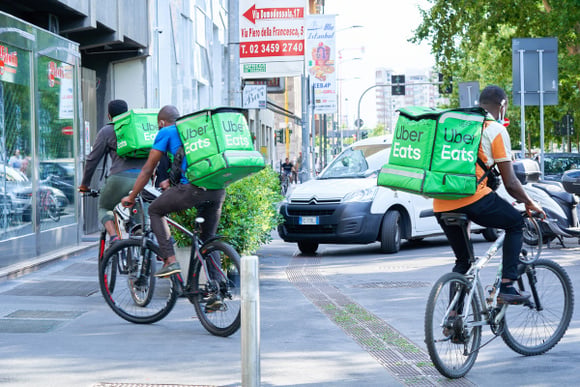Canicule : voici les heures où vous ne pourrez plus commander sur Uber Eats et Deliveroo