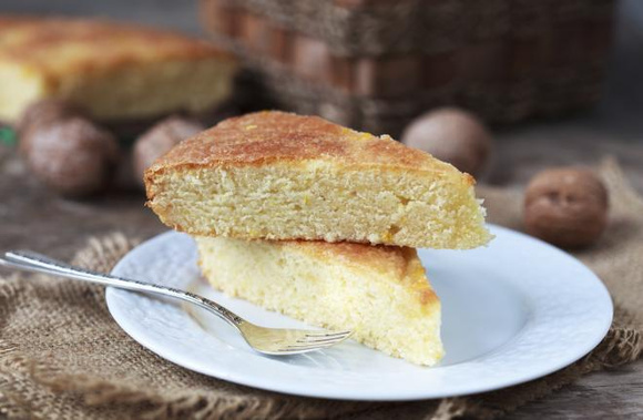Simple, rapide et très pratique à emporter : le gâteau au yaourt a tout bon. Crédits : filoche77