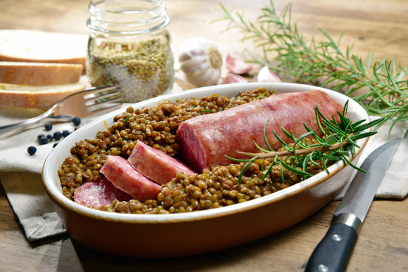 Cotechino aux lentilles. Adobestock