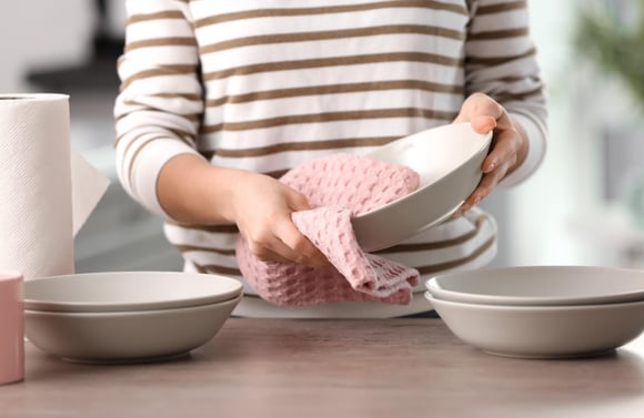 A quelle température laver en machine son torchon de cuisine pour tuer efficacement les bactéries ?