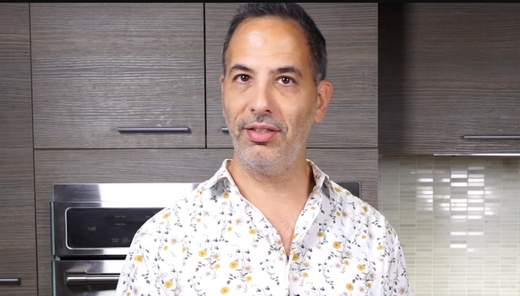 “C’est horrible !” : le chef Yotam Ottolenghi dévoile cet aliment qu’il déteste par dessus tout