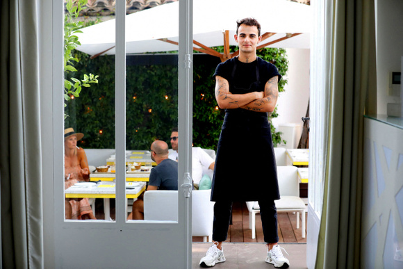 Top Chef : ce candidat au million d’abonnés ouvre enfin son premier restaurant  avec une cuisine fidèle à ses origines