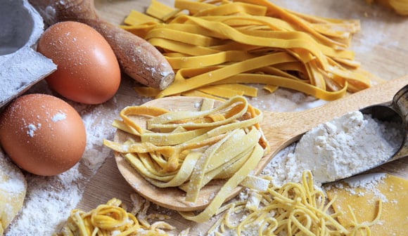 Cette tagliatelle est plus longue que votre trajet pour aller au travail !