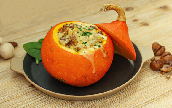 Ces potimarrons farcis aux lardons et au Saint-nectaire vont réchauffer vos soirées de novembre