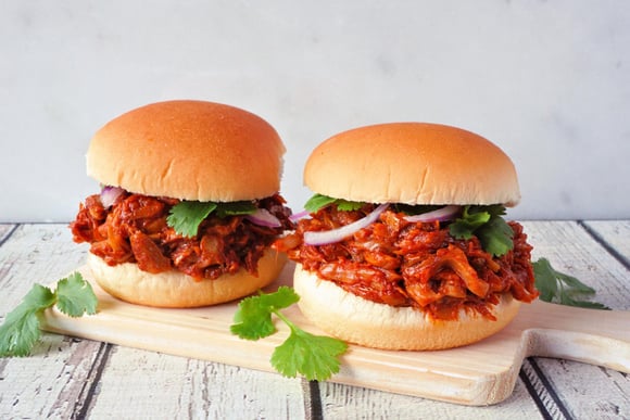 Connaissez-vous le fruit du jacquier ? L’ingrédient parfait pour préparer une viande effilochée dans vos burgers ou tacos !