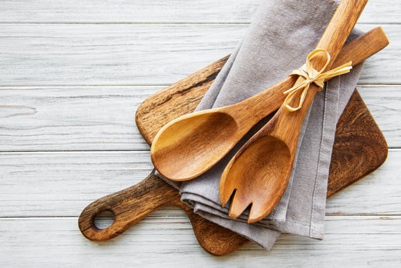 Comment désinfecter une cuillère en bois ? Adobestock