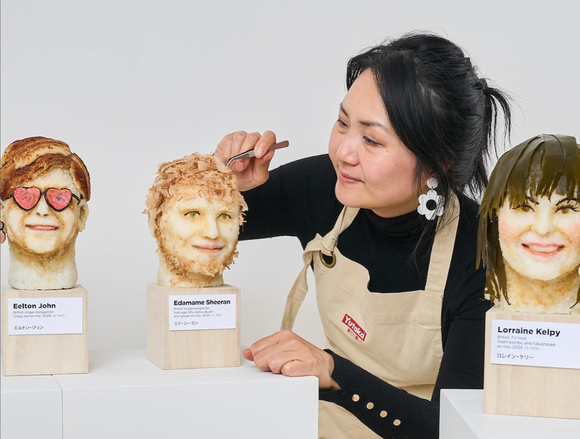 Cette artiste utilise un aliment étonnant pour réaliser des bustes de célébrités !