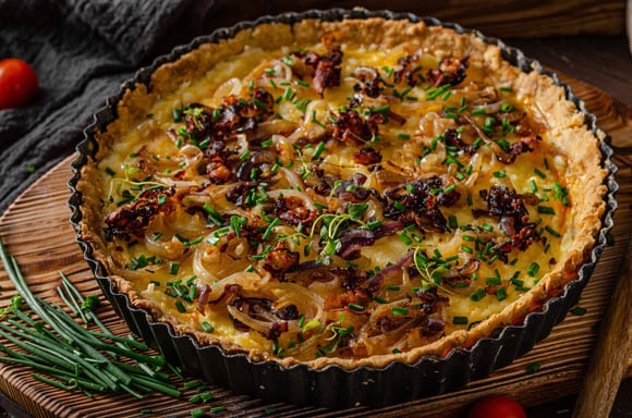 “Elle est dingue” : François-Régis Gaudry a craqué pour cette tarte à l’ail de Yotam Ottolenghi, voici la recette