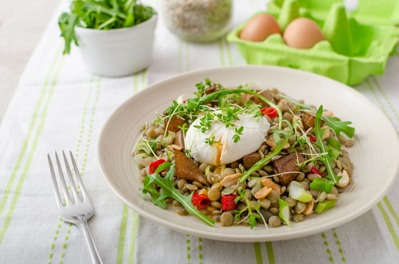 Idées recettes avec un oeuf poché. Adobestock