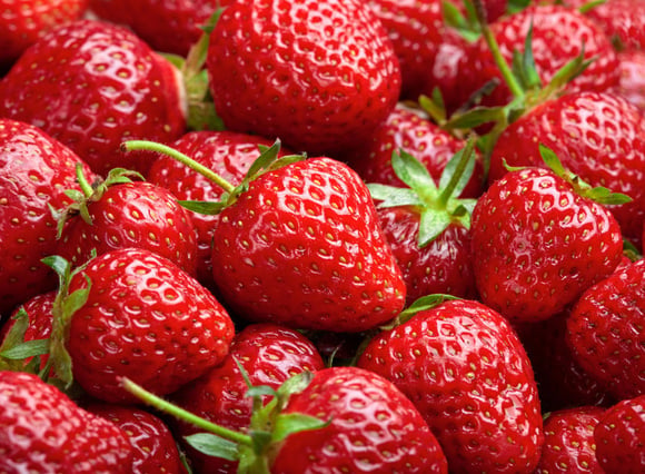 Conservez 2 fois plus longtemps vos fraises avec cette astuce incroyable