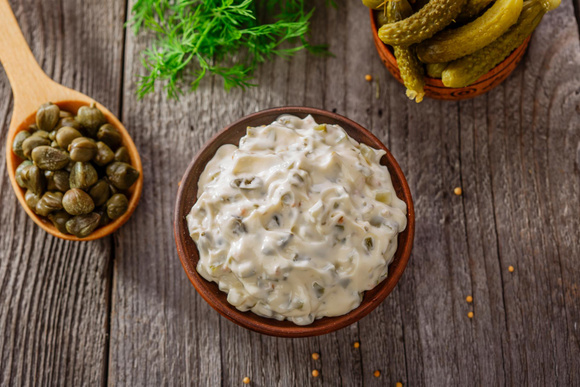 Oubliez les sauces industrielles : ces 6 sauces faites maison vont devenir les préférées de toute la famille