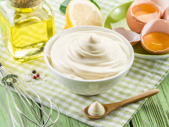 On consomme tous ces condiments, mais ils sont très mauvais pour notre santé !