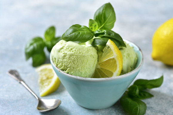 Sorbet au citron et basilic - Adobestock