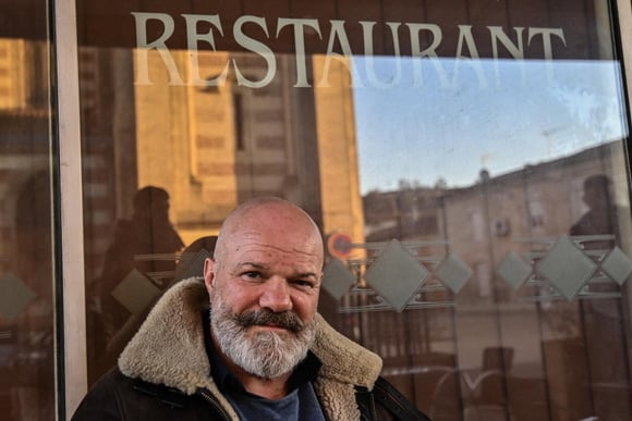 "Un client qui s'assoit, c'est déjà 47€" : Philippe Etchebest dévoile la dure réalité des restaurateurs