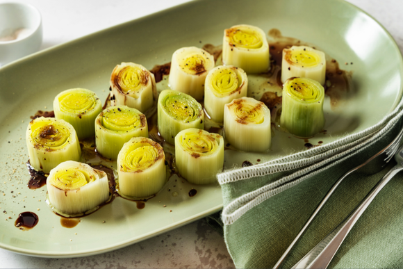"Une version plus moderne et tout aussi gourmande" : ce chef dévoile sa recette ultra-simple du poireau vinaigrette