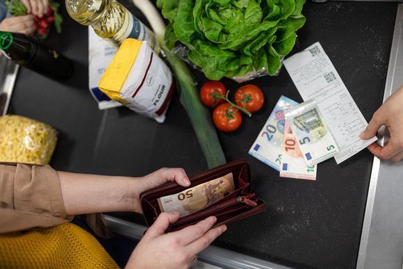 Cette pratique qui gonfle injustement votre ticket de caisse concernerait 10% des supermarchés