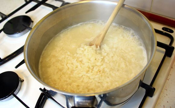 80% des gens font ces erreurs en cuisant le riz