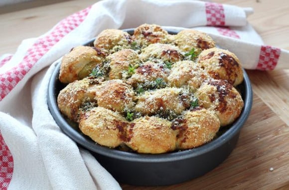 Monkey bread au parmesan et au pesto. Silvia Santucci