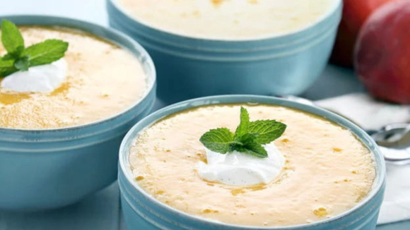 Personne ne pense à servir ce fruit en soupe glacée et c'est pourtant le meilleur dessert de l'été