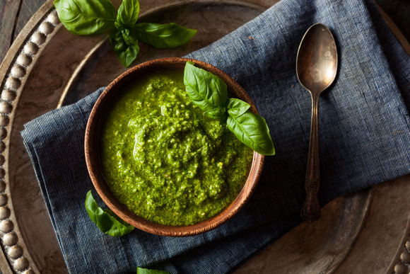 Philippe Etchebest nous dévoile sa recette de la sauce pesto