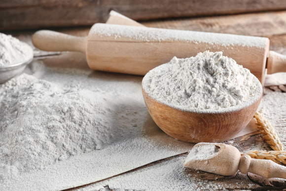La farine de gruau ou, à défaut, la farine T45 sont riches en gluten. Idéal pour les brioches. Adobestock