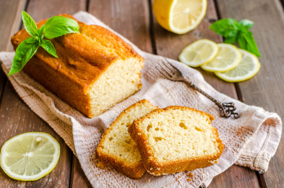 "Simple et rapide pour ravir les enfants !" : notre chef partage sa recette de quatre-quarts au citron, parfaite pour le goûter !